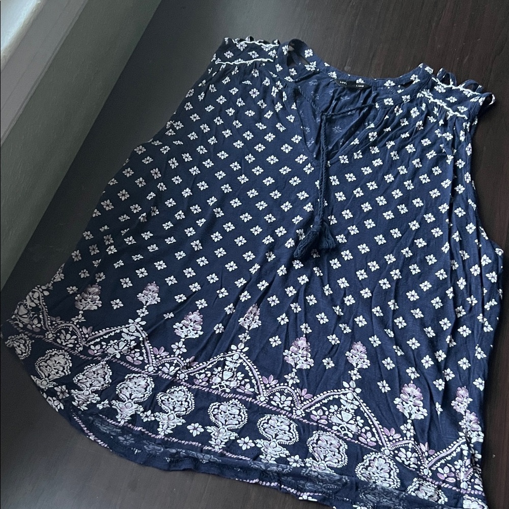 Lucky Brand XL Navy and White Floral Top